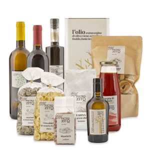 Pacco Degustazione: taralli, orecchiette, mandorle, olio, amaro, passata di pomodoro, farina e vino